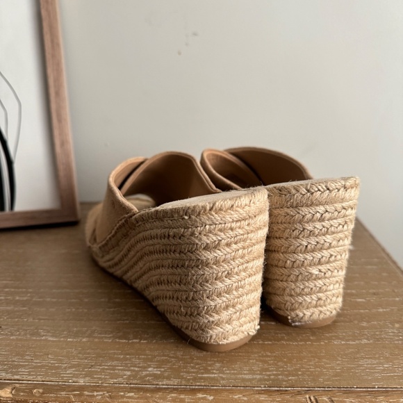 Banana Republic Tan Suede Wedges - Picture 3 of 5